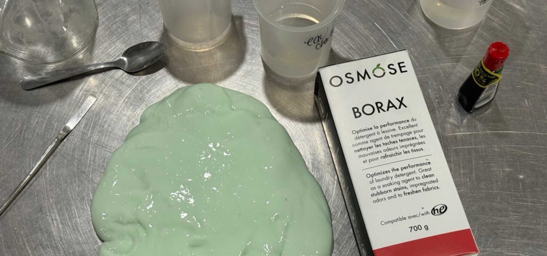 Faire de la slime avec du borax : la meilleure recette facile et sécuritaire